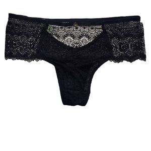 NWT Black Sheer Lace Thong With Peekaboo Cutout Sam Edelman New With Tags M - L